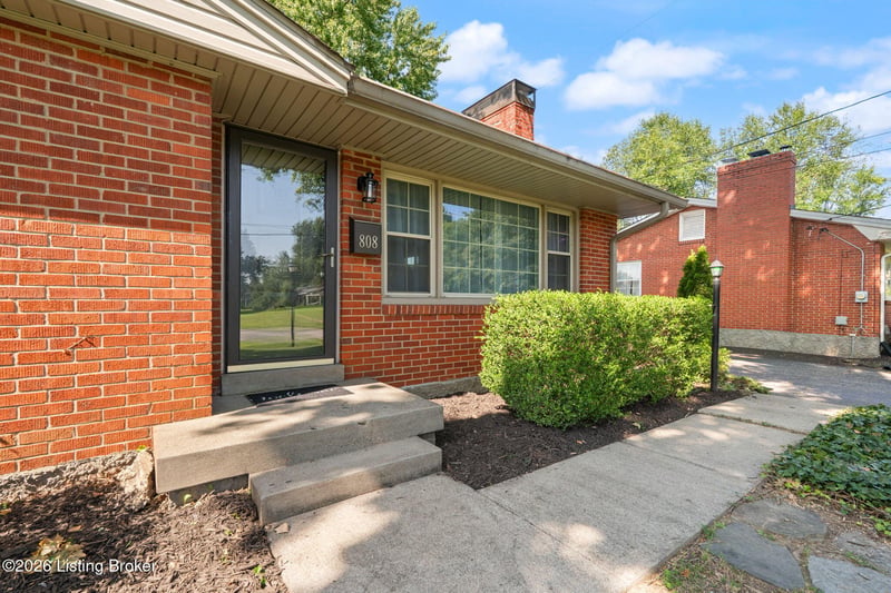 808 Stivers Rd, Louisville, KY 40207