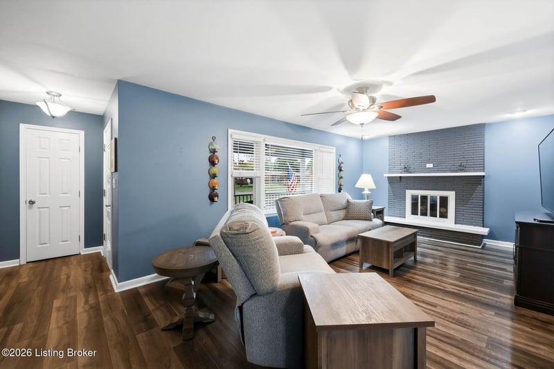 8100 Cedar Brook Dr, Louisville, KY 40219