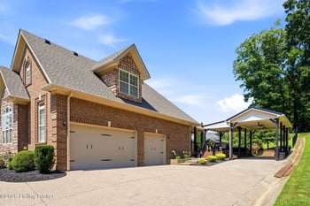 8101 Bella Woods Dr, Louisville, KY 40214