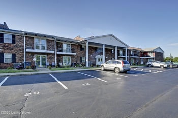 8101 Wendamoor Dr #28, Louisville, KY 40228