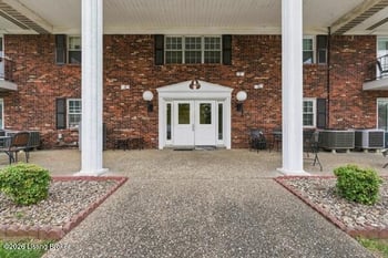 8101 Wendamoor Dr #8-1, Louisville, KY 40228