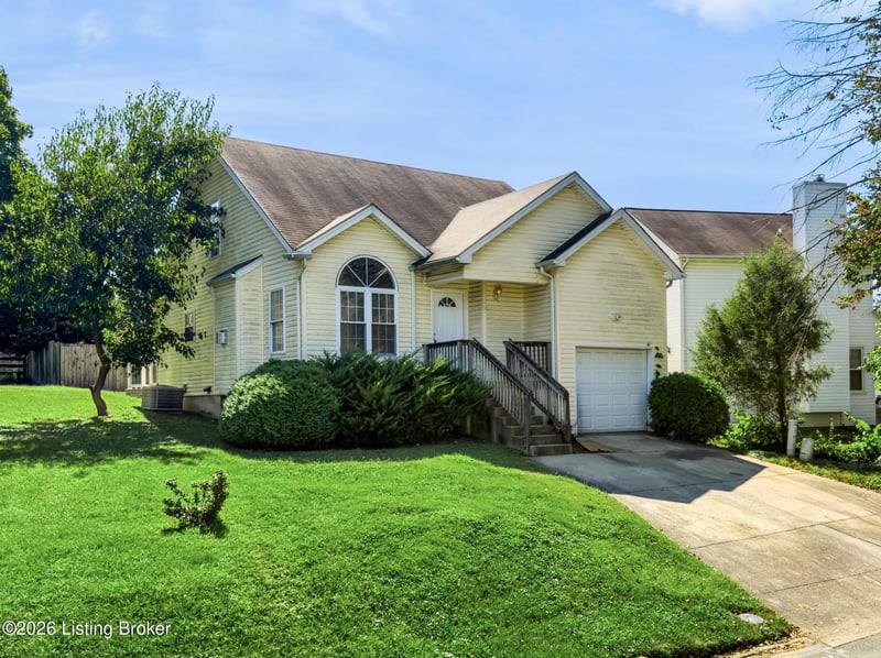 8104 Hudson Ln, Louisville, KY 40291