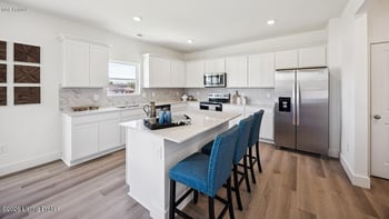 8105 Cedar Pointe Dr, Louisville, KY 40229