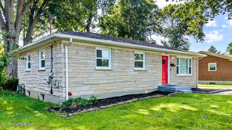 8105 Devonshire Dr, Louisville, KY 40258