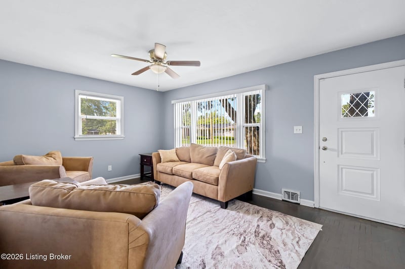 8105 Devonshire Dr, Louisville, KY 40258