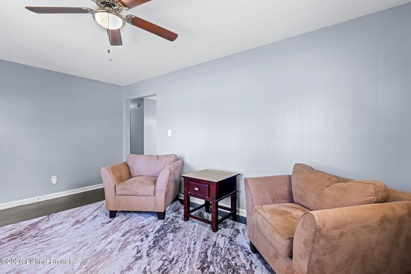 8105 Devonshire Dr, Louisville, KY 40258