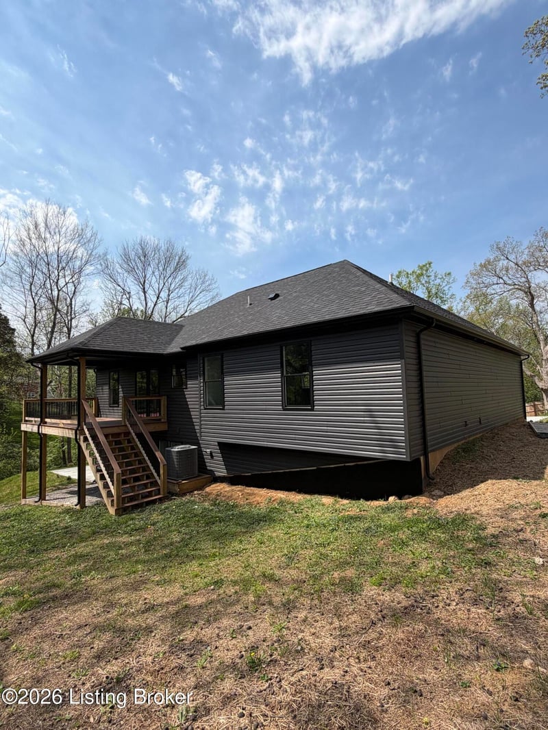 8105 Michael Ray Dr, Louisville, KY 40219