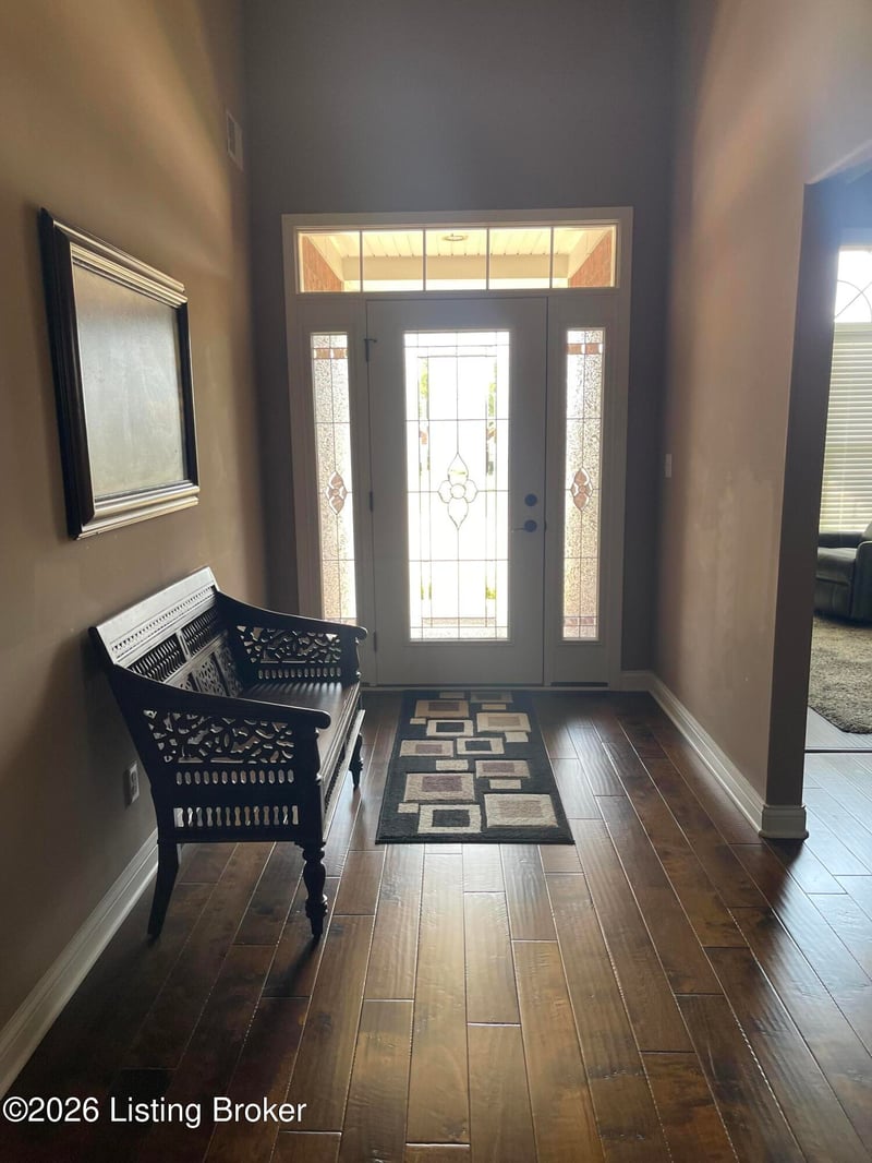 8106 Cedar Garden Cir, Louisville, KY 40291