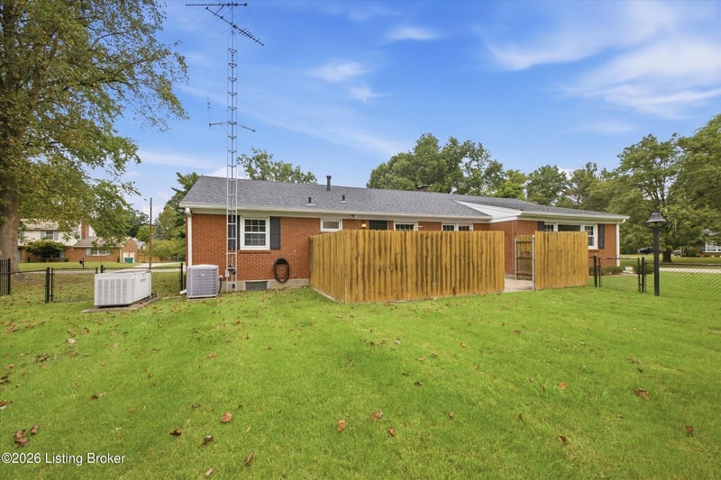 8110 Old Gate Rd, Louisville, KY 40241