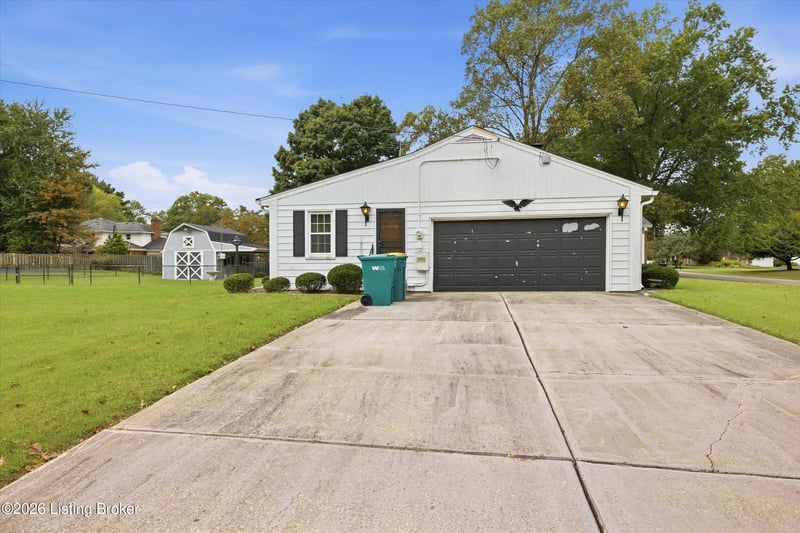 8110 Old Gate Rd, Louisville, KY 40241