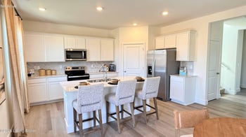 8111 Cedar Pointe Dr, Louisville, KY 40229