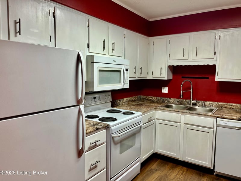 8127 Lake Ave #A10, Louisville, KY 40222