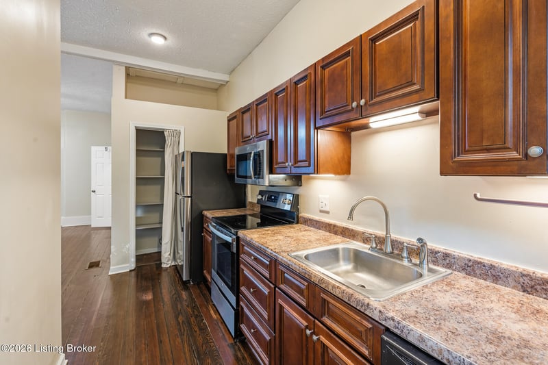 813 Swan St, Louisville, KY 40204