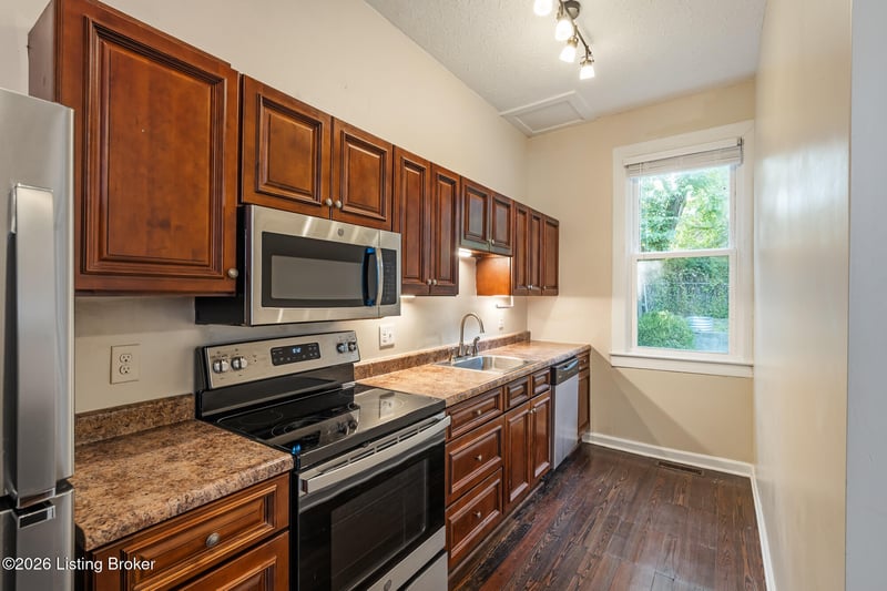 813 Swan St, Louisville, KY 40204