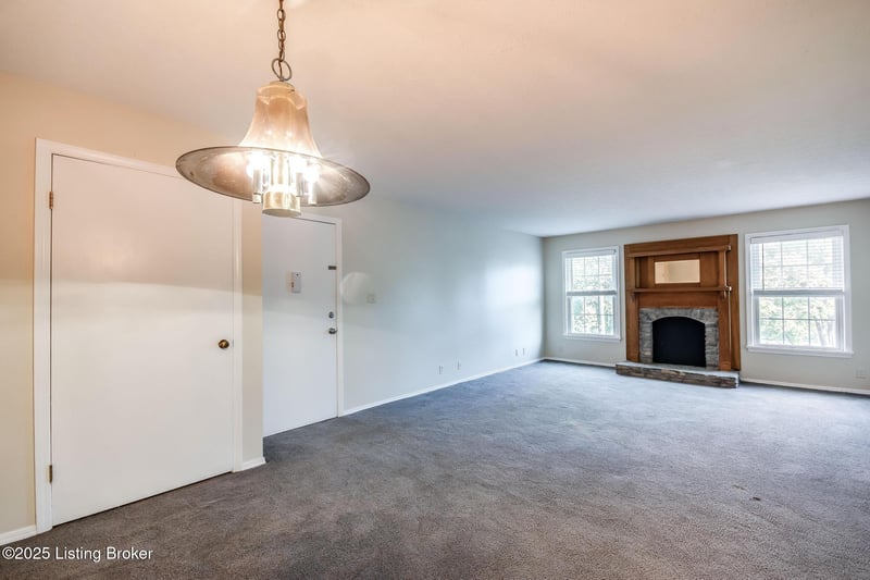 8133 Lake Ave #B9, Louisville, KY 40222