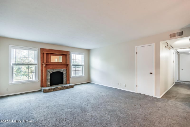 8133 Lake Ave #B9, Louisville, KY 40222