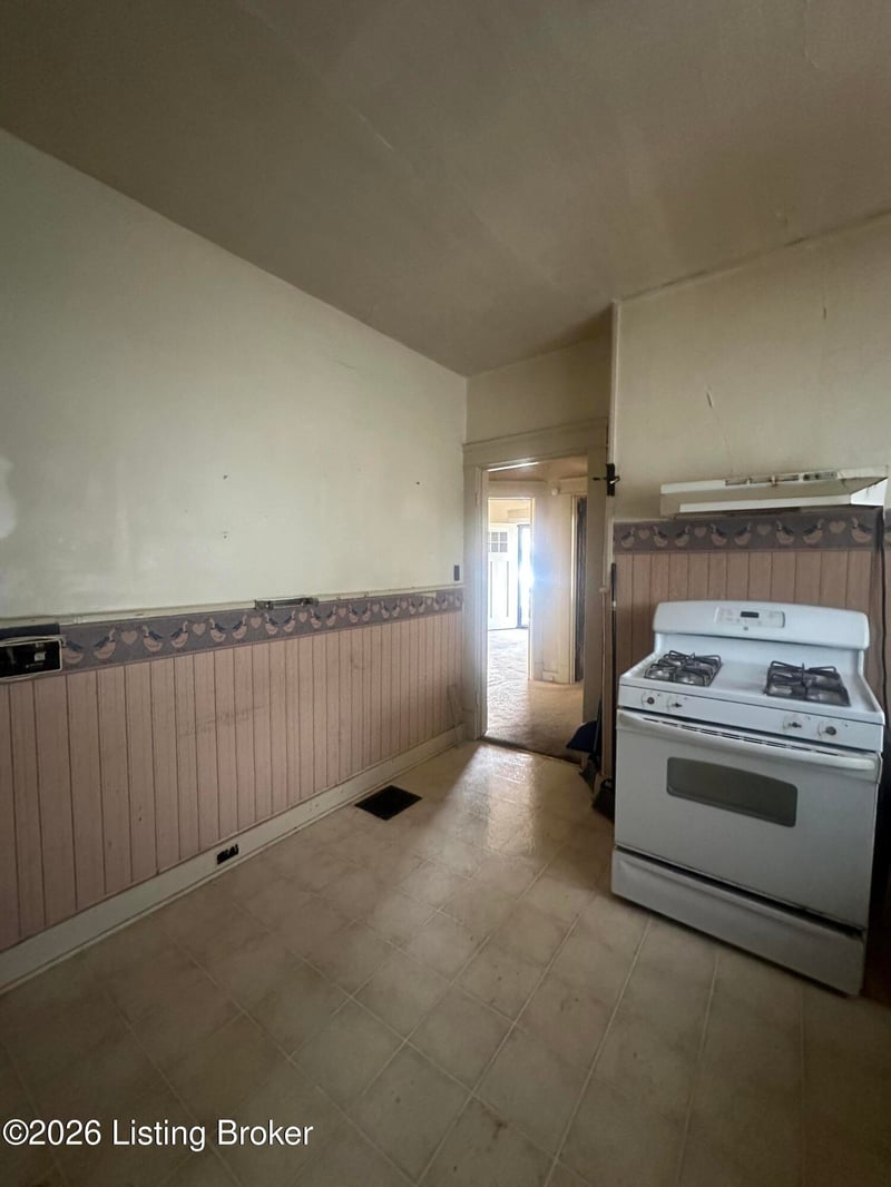 815 S 38th St, Louisville, KY 40211