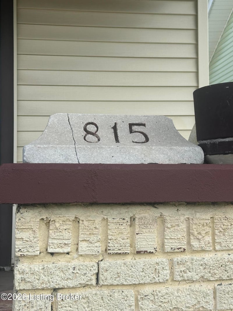 815 S 38th St, Louisville, KY 40211