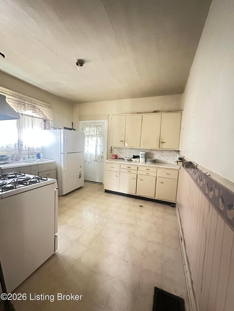 815 S 38th St, Louisville, KY 40211