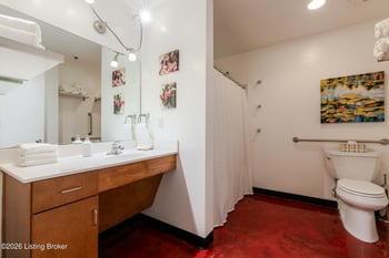 815 W Market St #703, Louisville, KY 40202