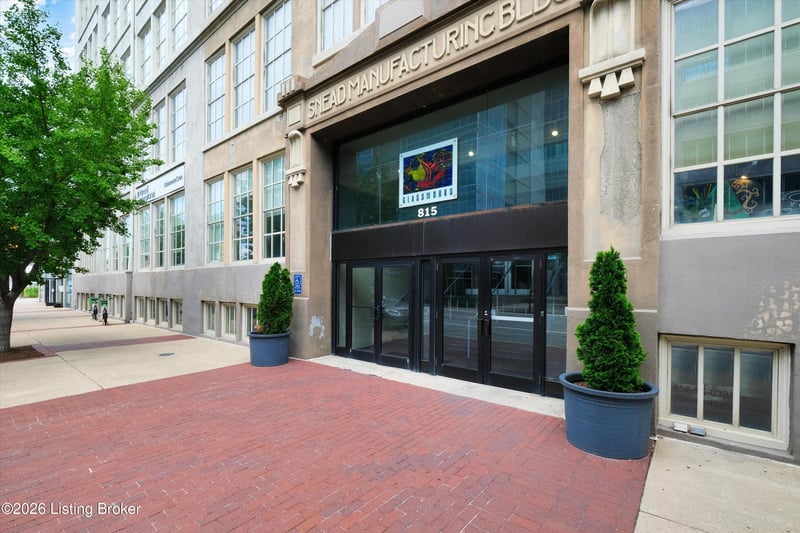 815 W Market St #707, Louisville, KY 40202