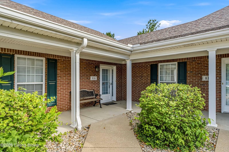 816 Garden Pointe Dr, Simpsonville, KY 40067