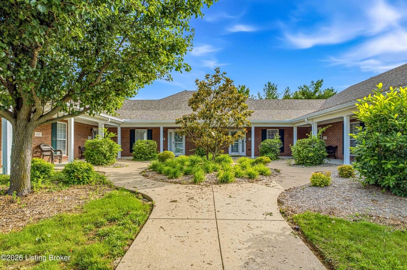 816 Garden Pointe Dr, Simpsonville, KY 40067