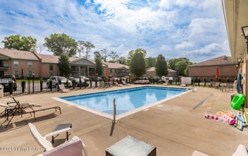 818 Highwood Dr #128, Louisville, KY 40206