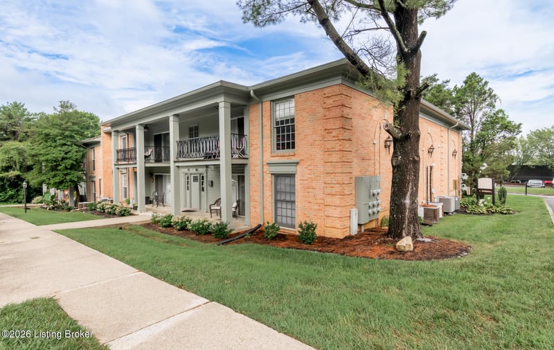 818 Highwood Dr #128, Louisville, KY 40206