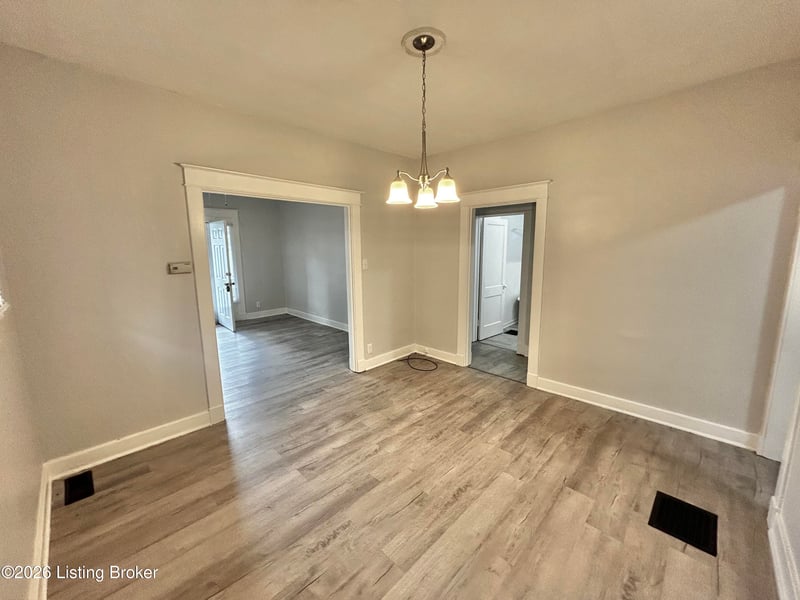 818 S 31st St, Louisville, KY 40211