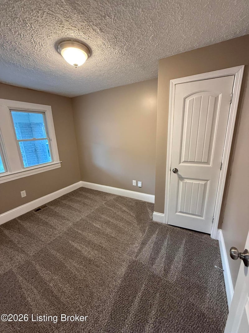 819 S 42nd St, Louisville, KY 40211