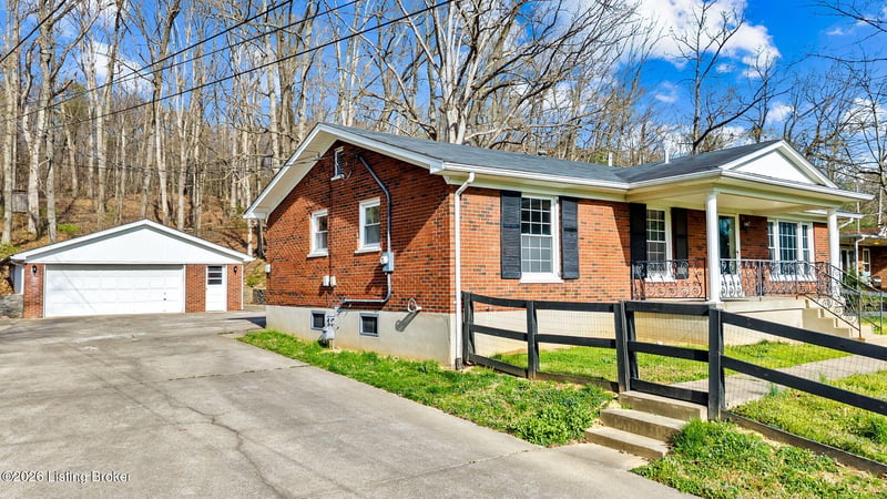 8199 Arnoldtown Rd, Louisville, KY 40214