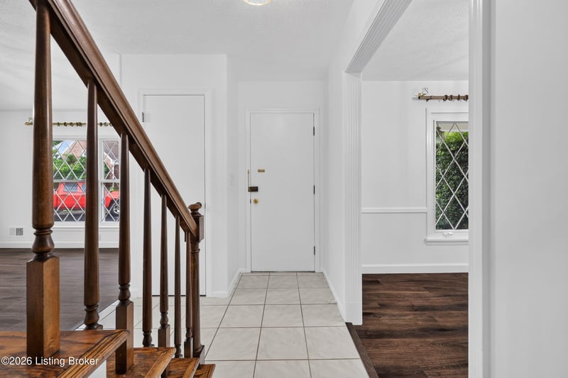 8200 Farmwood Way, Louisville, KY 40291
