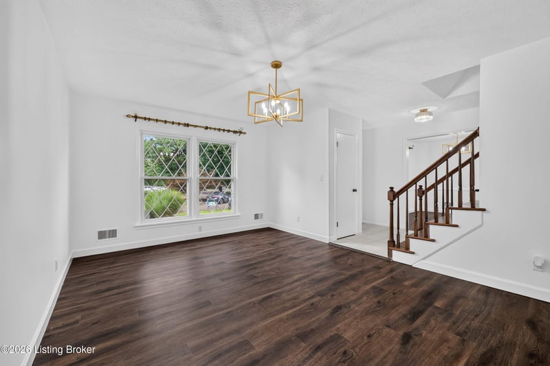 8200 Farmwood Way, Louisville, KY 40291