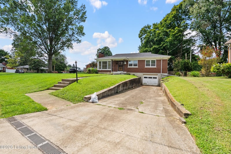 8201 Denise Dr, Louisville, KY 40219
