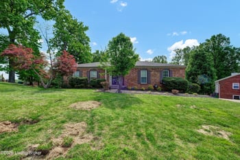 8203 Regal Pine Ct, Louisville, KY 40214