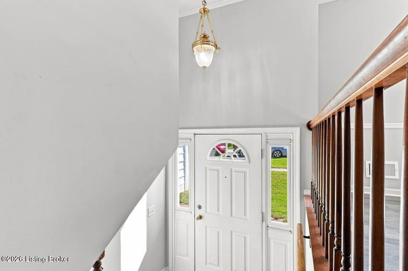 8206 Vaughn Mill Rd, Louisville, KY 40228