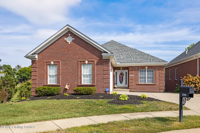 8209 Parker Grant Ct, Louisville, KY 40291