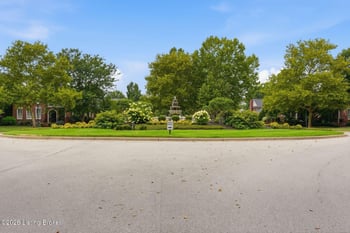 8211 Maris Ct, Louisville, KY 40241