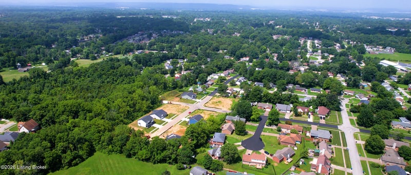 8212 Roseborough Rd, Louisville, KY 40228