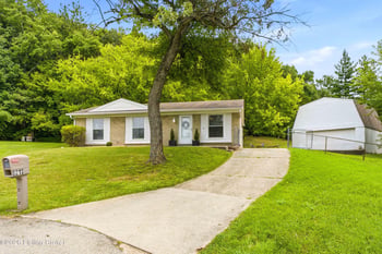 8213 Candelabrum Pl, Louisville, KY 40214