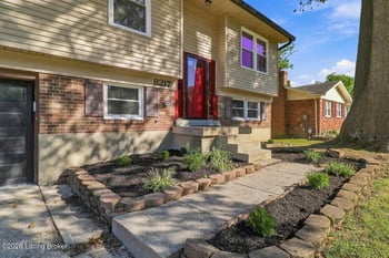 8217 Candleglow Ln, Louisville, KY 40214