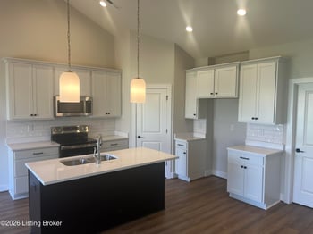8220 Cedar Crest Ln, Louisville, KY 40291
