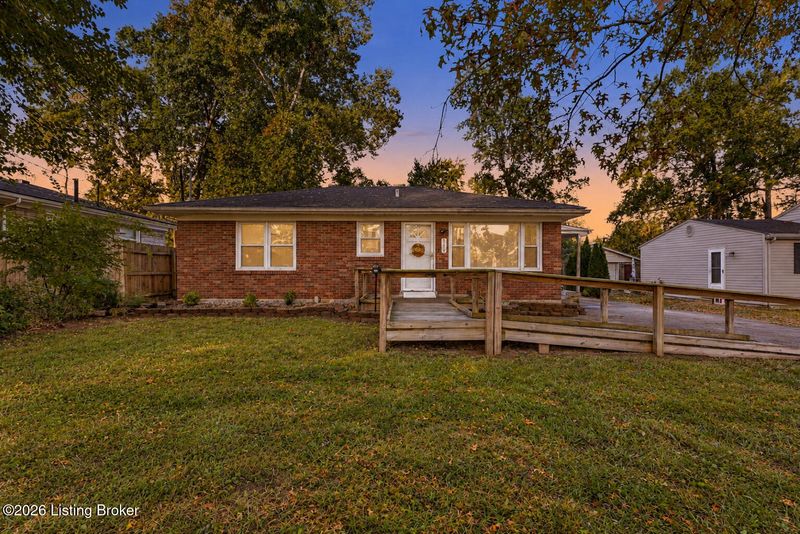 8220 Virginia Rd, Louisville, KY 40258