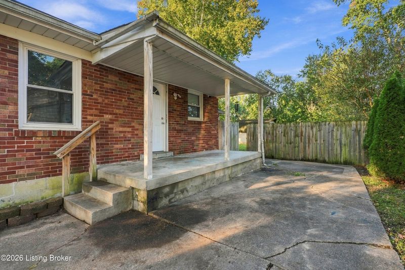 8220 Virginia Rd, Louisville, KY 40258
