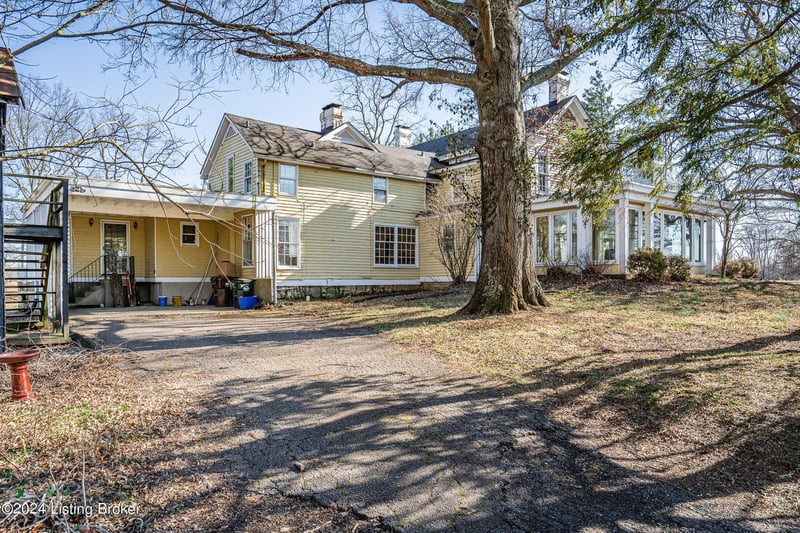 8221 Wolf Pen Branch Rd, Prospect, KY 40059