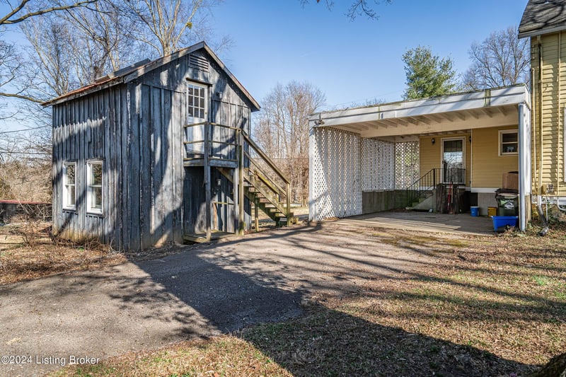 8221 Wolf Pen Branch Rd, Prospect, KY 40059