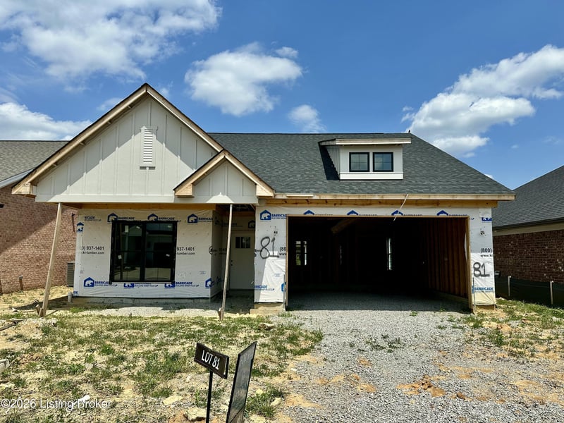 8226 Cedar Crest Ln, Louisville, KY 40291