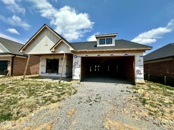 8226 Cedar Crest Ln, Louisville, KY 40291