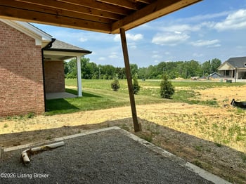8226 Cedar Crest Ln, Louisville, KY 40291